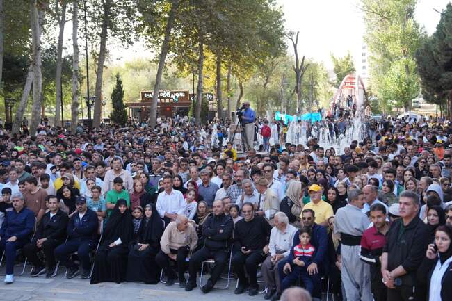همایش بزرگ پیاده روی خانوادگی شهرستان مهاباد برگزار شد