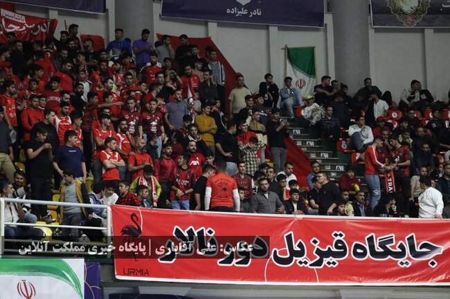 هیجان سکوهای دورنالاریوواسی در لیگ برتر والیبال: ارومیه همچنان در صد