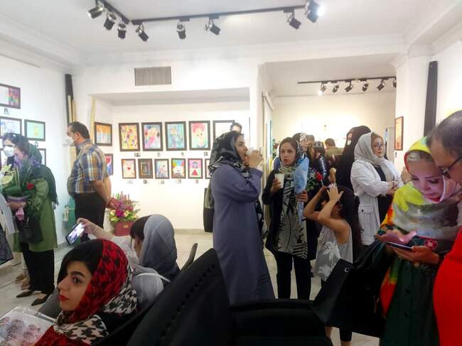 فردا آخرین روز نمایشگاه گروهی نقاشی پرواز با رنگها