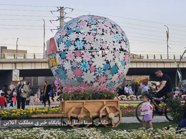 دوازدهمین جشنواره گل‌های ارومیه آغاز شد + تصاویر