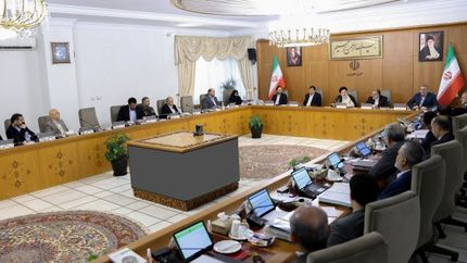 آئین نامه مربوط به تسهیلات نامتعارف کارکنان بانکها اصلاح و به مردم اطلاع رسانی شود