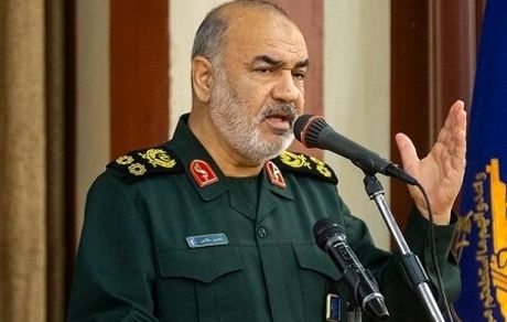 سردار سلامی: برای هرگونه واکنش آماده‌ایم/ انتقام نقطه‌ای ترور سردار سلیمانی را خواهیم گرفت