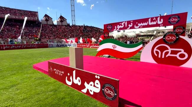 جشن قهرمانی باشکوه ولی نیمه تمام تیم فوتبال تراکتور