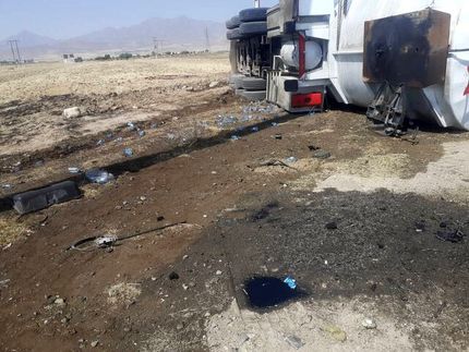 واژگونی تانکر حامل گازوئیل در جاده قروه همدان