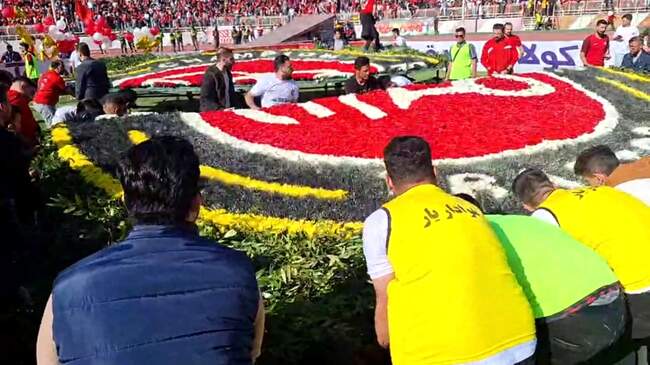 جشن قهرمانی باشکوه ولی نیمه تمام تیم فوتبال تراکتور