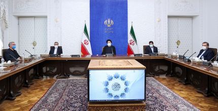انجام تزریق دُز سوم واکسن کرونا برای کادر بهداشت / آغاز آزمایشی قرنطینه هوشمند