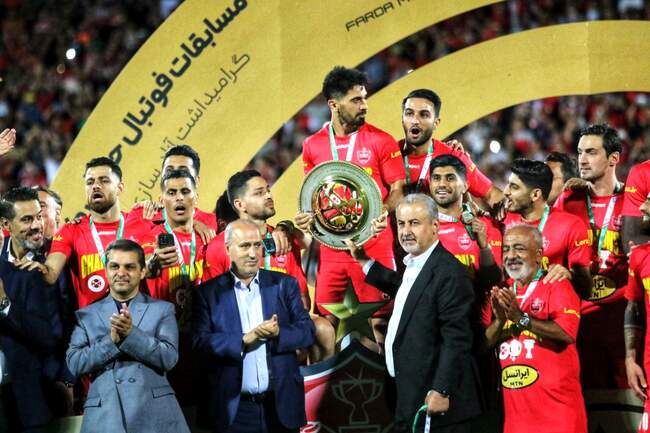 دربی ۱۰۱ و اهدای جام قهرمانی جام حذفی از دید لنزها