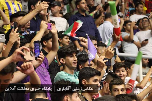 جام ۲۲: دیدار تیم‌های والیبال ایران و هنگ‌کنگ در سالن پر از تماشاگر �