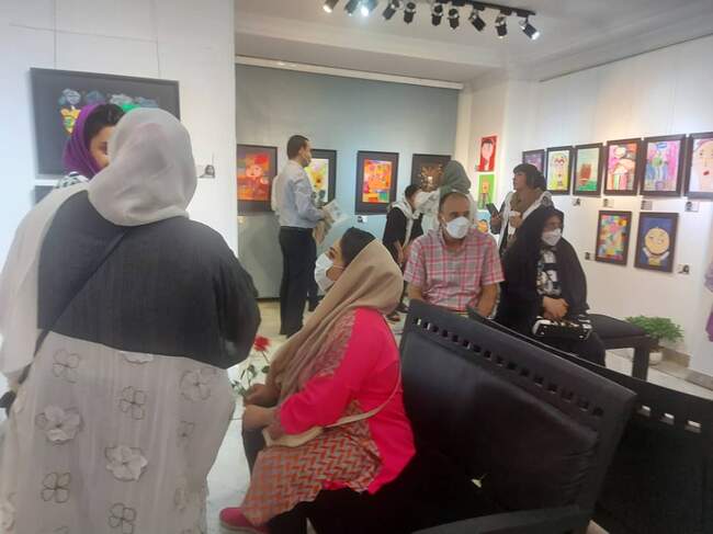 فردا آخرین روز نمایشگاه گروهی نقاشی پرواز با رنگها