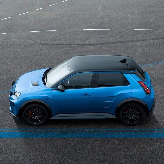 تعریف متفاوت از رانندگی خودروهای الکتریکی با هاچ بک جذاب Alpine A290