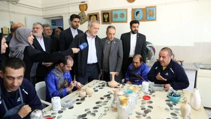 بازدید رئیس جمهور از یک مرکز خیریه و نیکوکاری در اسلامشهر