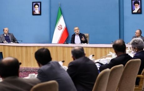 رئیس جمهور: دولت چهاردهم تقویت مدارس دولتی را در برنامه دارد