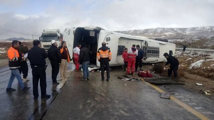 اعلام متخلفین حادثه واژگونی اتوبوس مسافری کرمان