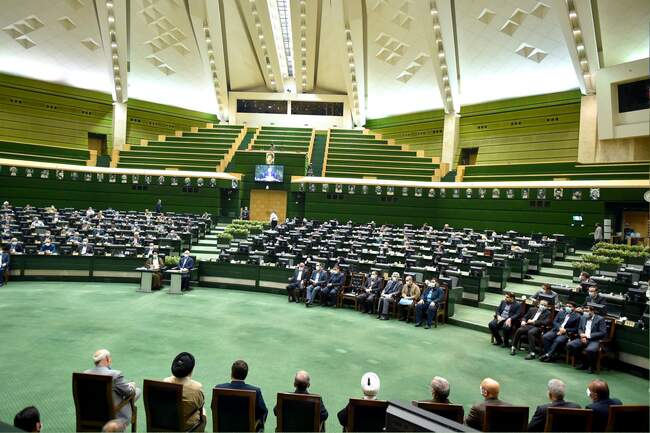 به مناسبت روز مجلس، نشست مشترک مجلس شورای اسلامی و دولت برگزار شد