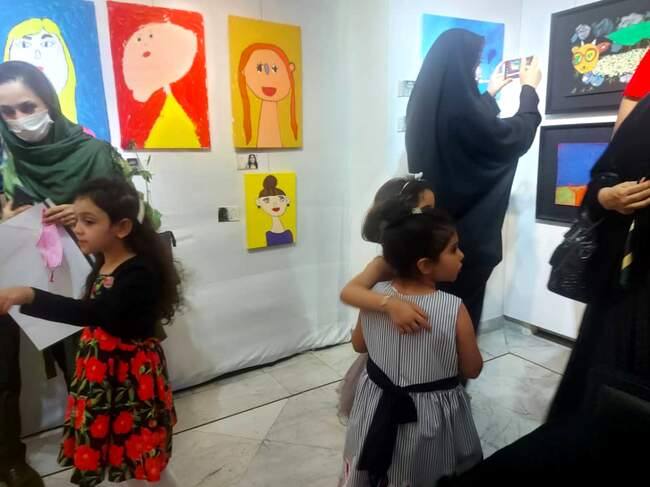 فردا آخرین روز نمایشگاه گروهی نقاشی پرواز با رنگها