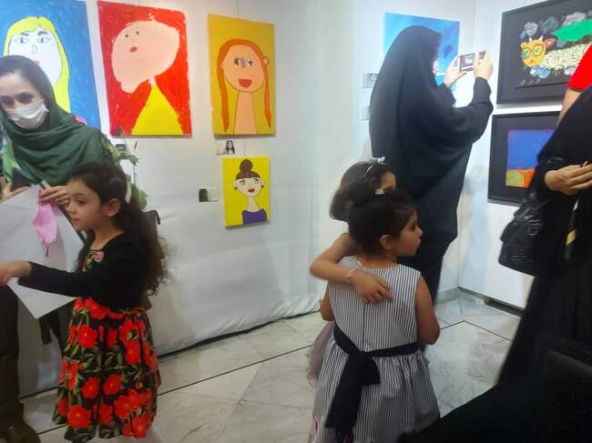 فردا آخرین روز نمایشگاه گروهی نقاشی پرواز با رنگها