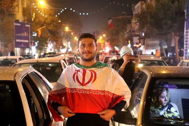 جشن و شادی ایرانیان در پی پیروزی تیم ملی در برابر ولز در جام جهانی قطر
