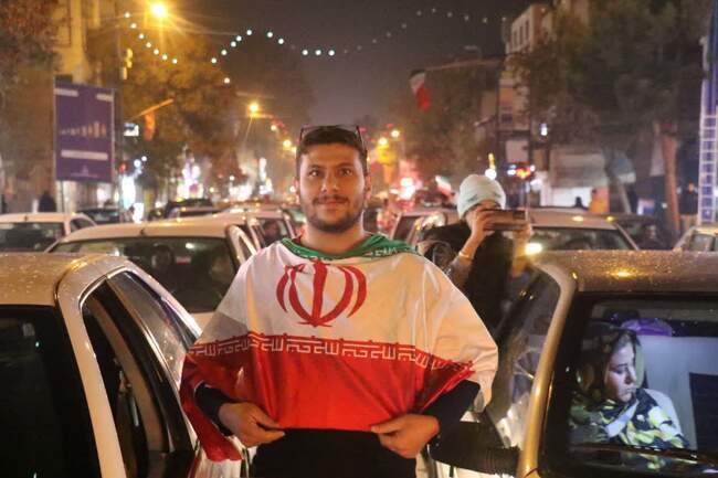 جشن و شادی ایرانیان در پی پیروزی تیم ملی در برابر ولز در جام جهانی قطر