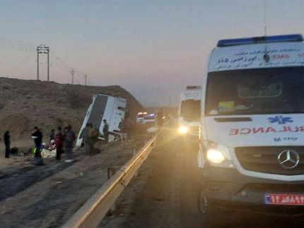 ۲۶ مصدوم براثر واژگونی اتوبوس در بزرگراه نیشابور مشهد