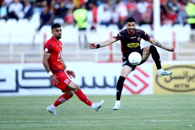 تصاویری از جنجال بزرگ تبریز / بازی پرسپولیس و تراکتور زیر کیلوها سنگ