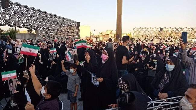 جشن پیروزی طرفداران سیدابراهیم رئیسی در قم، تهران و مشهد